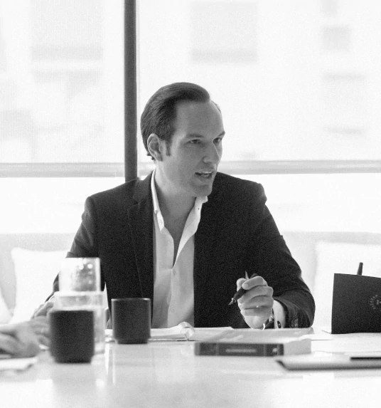 mesa-despacho-grupo-alcazargranada